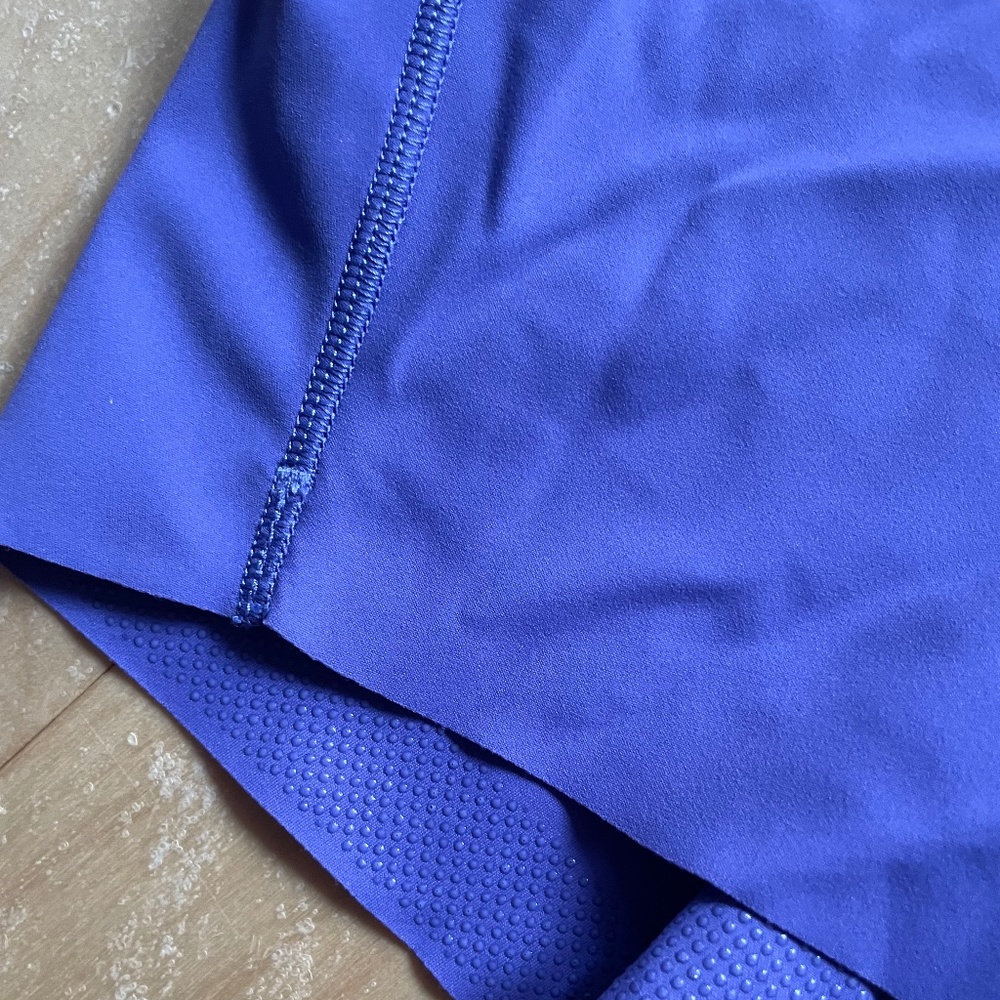 Lululemon base pace shorts 6” size 4 - Picture 2 of 5